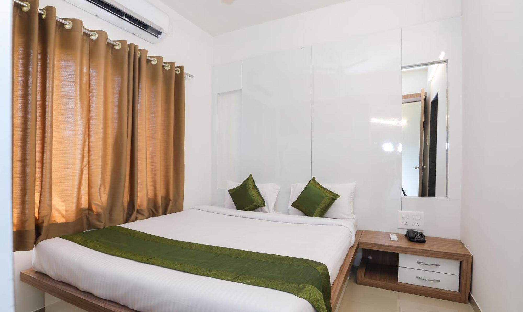 Treebo Sapphire Studio Nashik Bagian luar foto